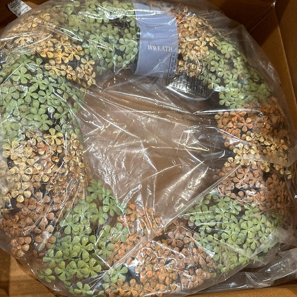 Hydrangia Wreath - Picture 5 of 8